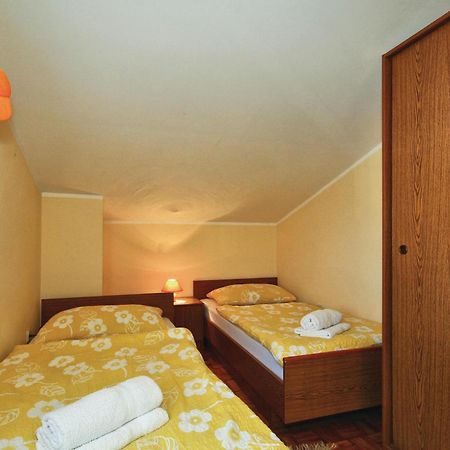3 Bedroom Gorgeous Apartment In Пореч Экстерьер фото