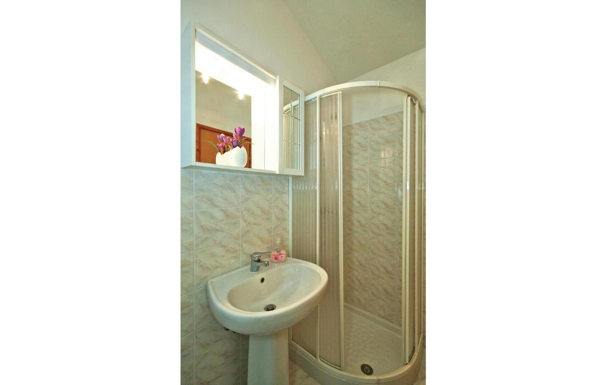 3 Bedroom Gorgeous Apartment In Пореч Экстерьер фото