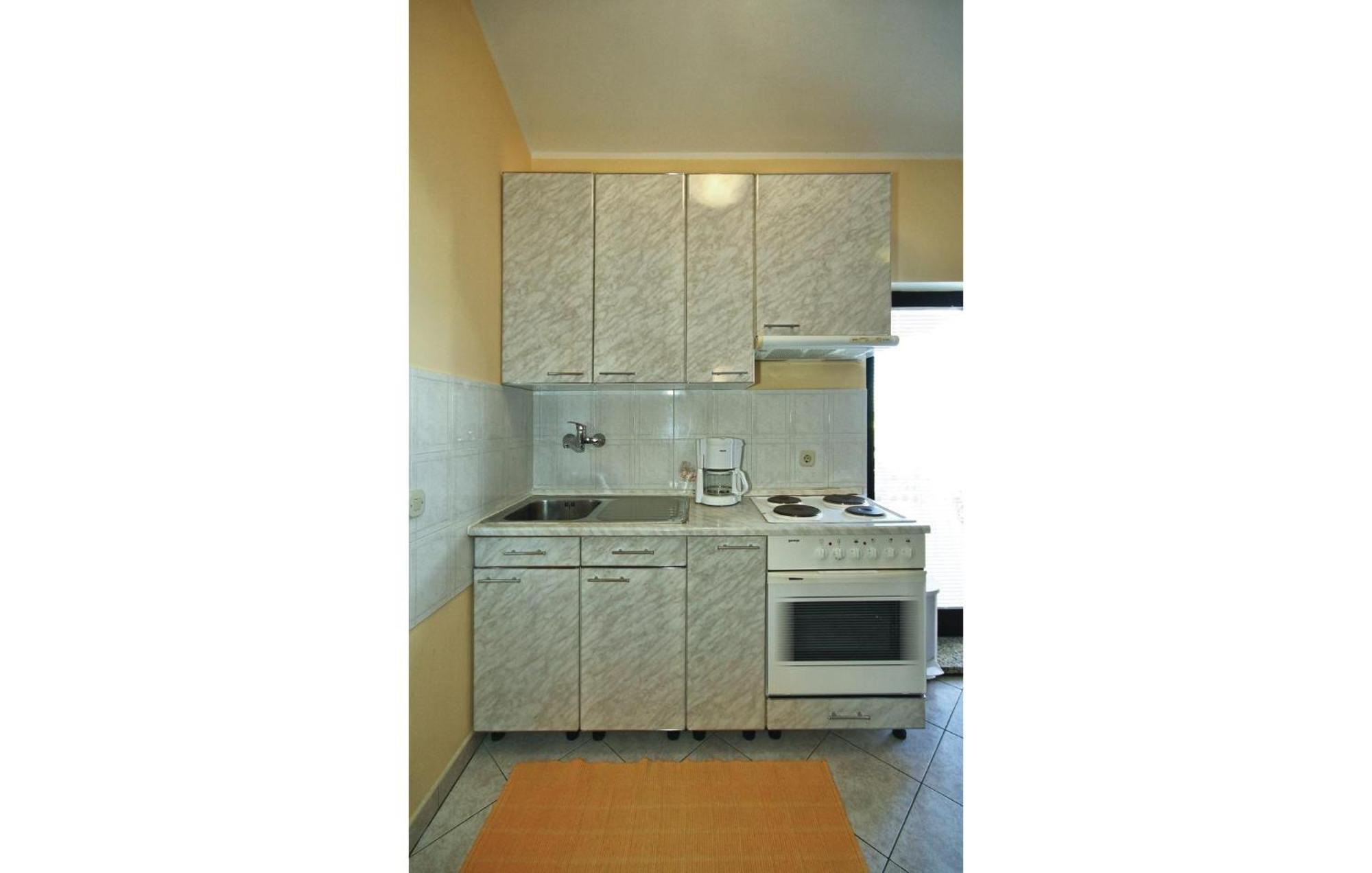 3 Bedroom Gorgeous Apartment In Пореч Экстерьер фото
