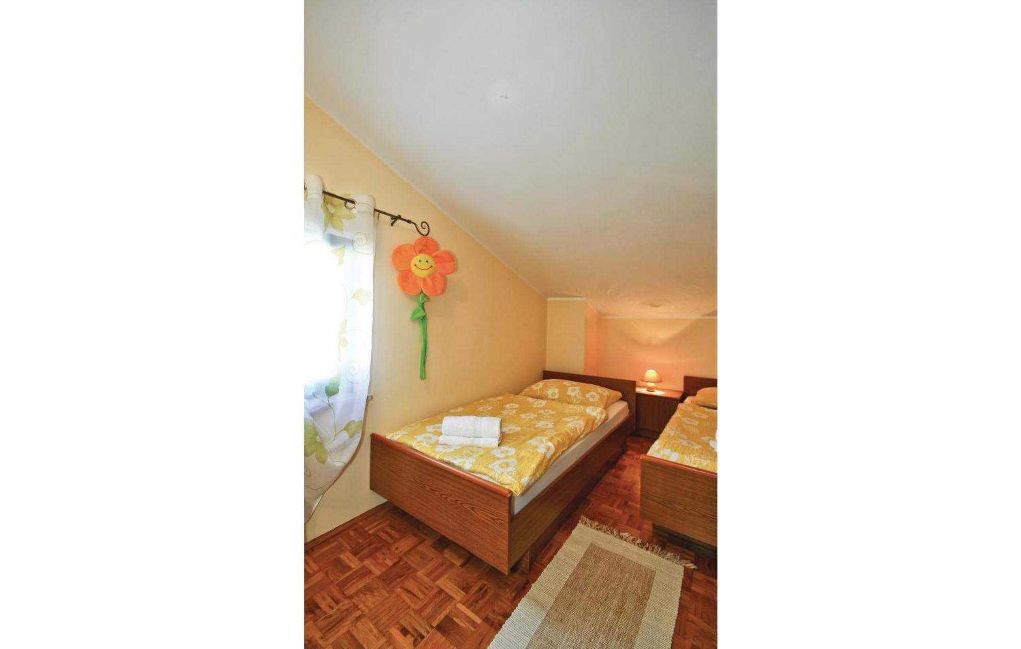 3 Bedroom Gorgeous Apartment In Пореч Экстерьер фото